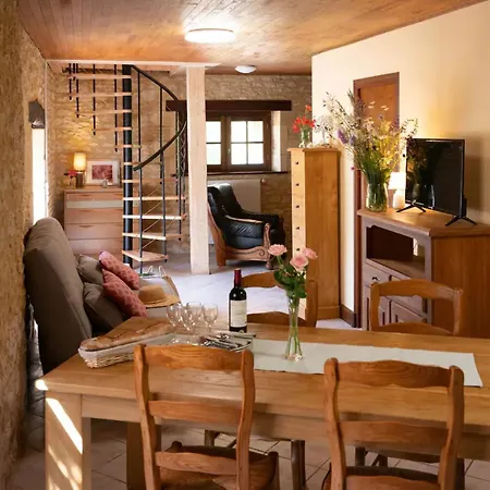 Holiday home Ancien Moulin Avec Jacuzzi