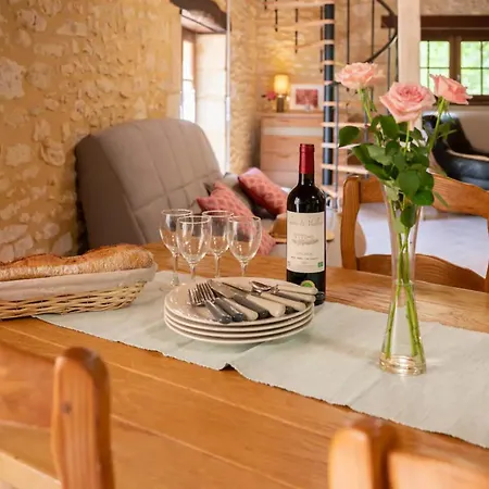 Holiday home Ancien Moulin Avec Jacuzzi Thonac