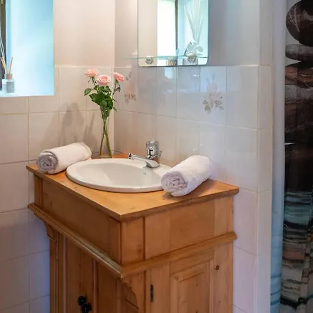 Holiday home Ancien Moulin Avec Jacuzzi Thonac