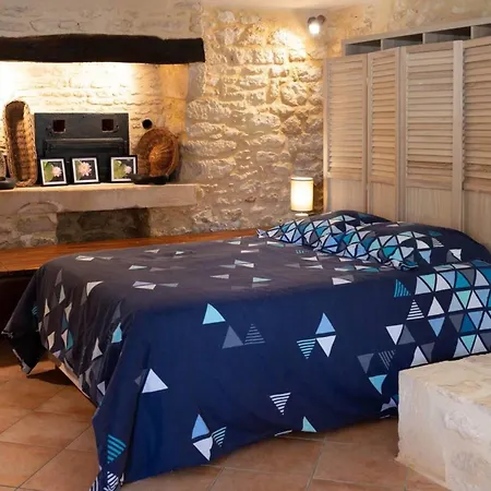 Ancien Moulin Avec Jacuzzi Holiday home Thonac